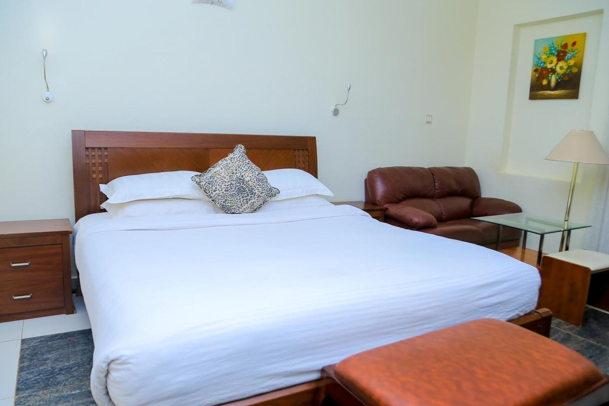 Shangri-La Hotel Muyenga Bugolobi Exterior foto